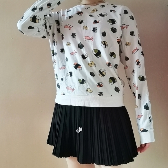🍣SOLD - Sushi Print Sweatshirt🍣 - Picture 2 of 2